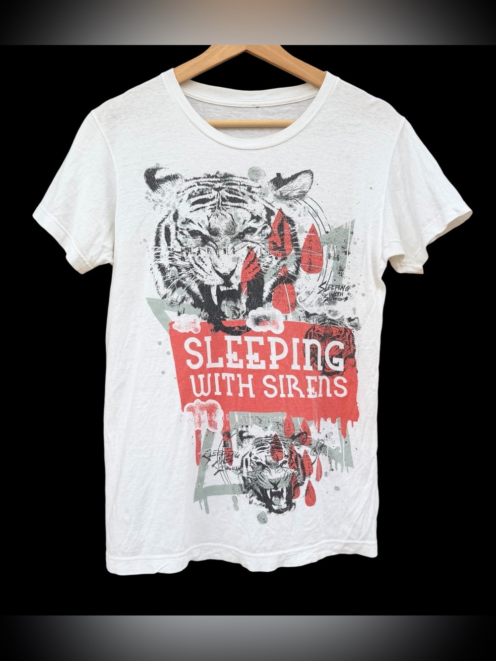 Y2K Sleeping With Sirens Tiger Band T-Shirt White Size Medium Emo Punk Vtg
